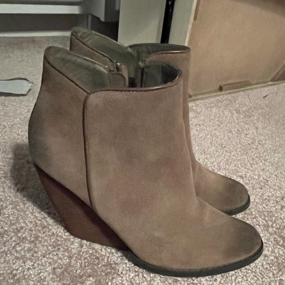 Suede bootie wedge